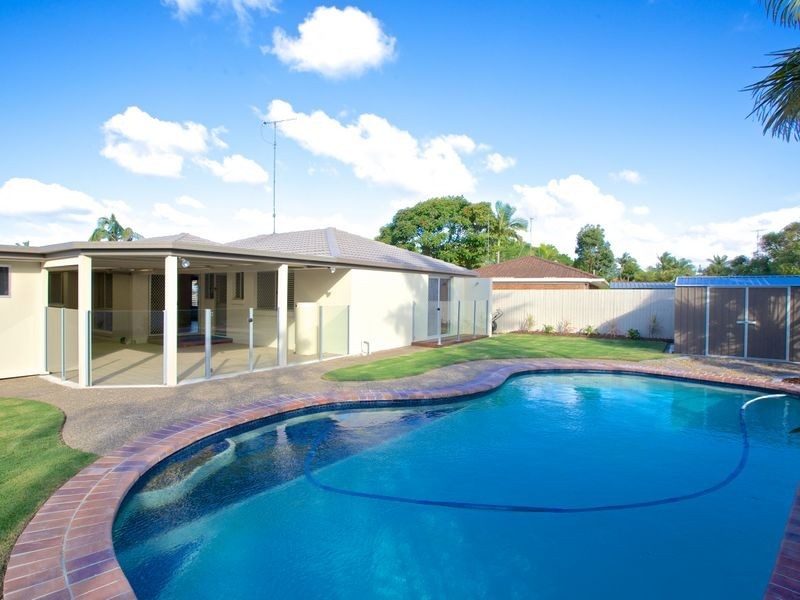 12 Burrinjuck Dr, Coombabah QLD 4216