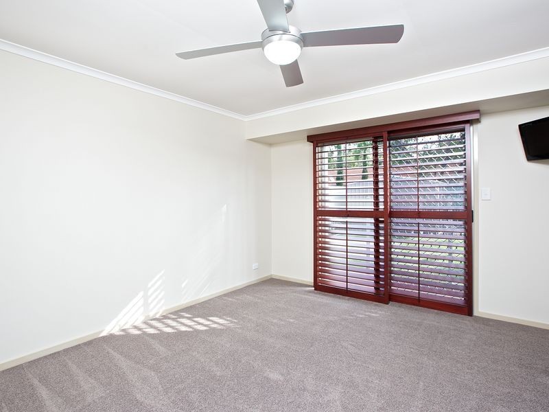 12 Burrinjuck Dr, Coombabah QLD 4216