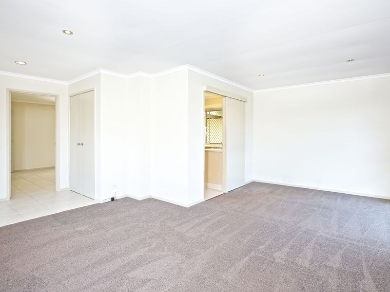 12 Burrinjuck Dr, Coombabah QLD 4216