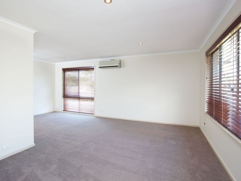 12 Burrinjuck Dr, Coombabah QLD 4216