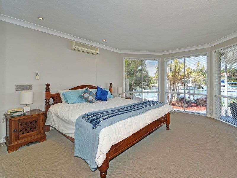 62 Sundance Way, Runaway Bay QLD 4216