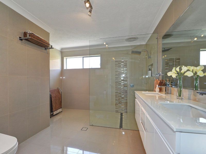 62 Sundance Way, Runaway Bay QLD 4216