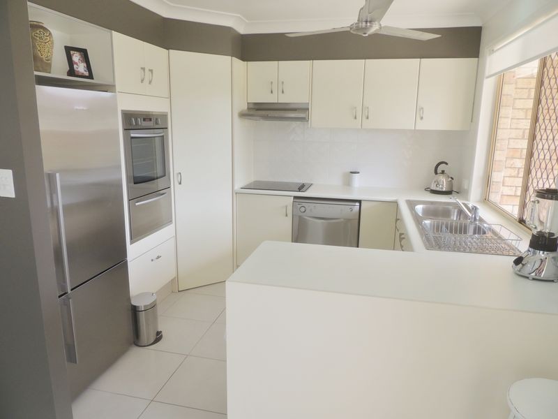 1/21 Eurimbula Court, Paradise Point QLD 4216