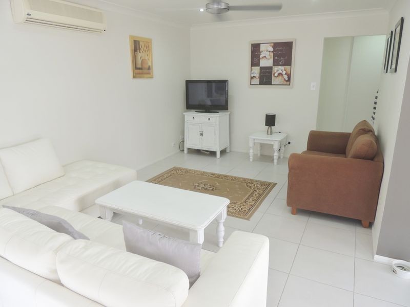 1/21 Eurimbula Court, Paradise Point QLD 4216