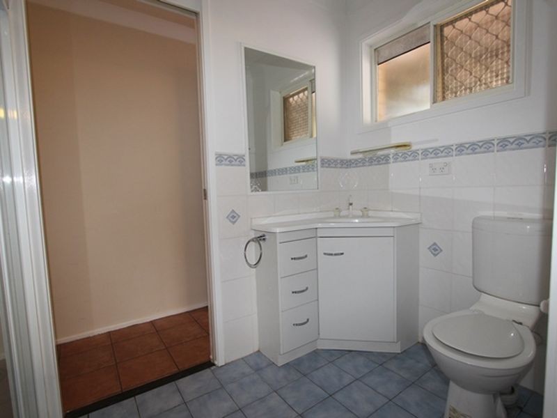 2/112 Oxley Drive, Paradise Point QLD 4216