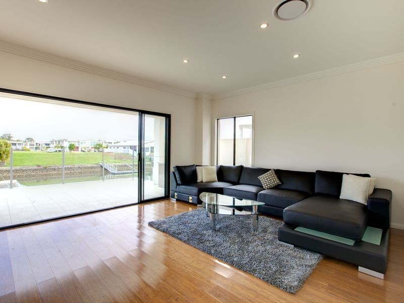 7 Harbourvue Court, Helensvale QLD 4212