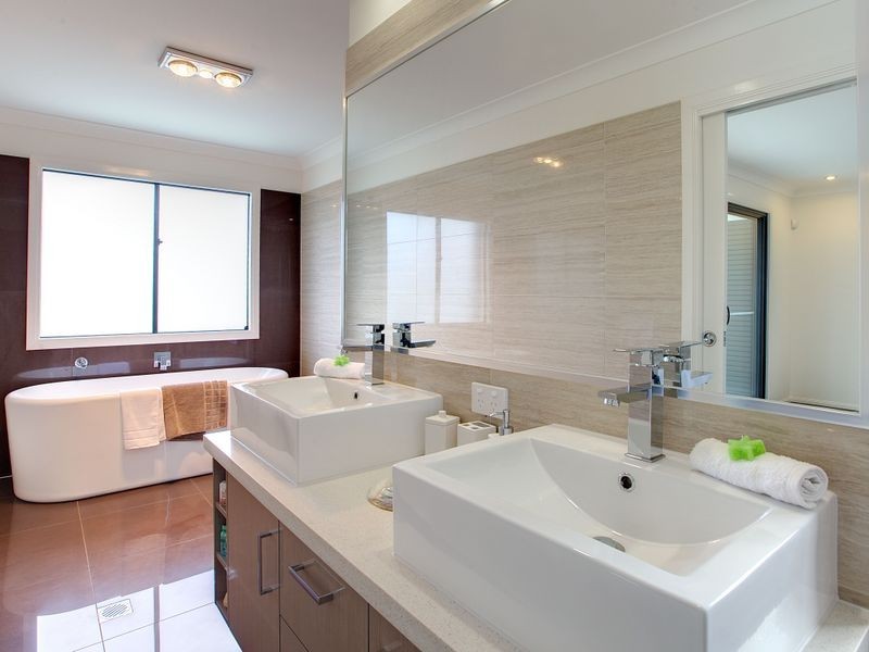 7 Harbourvue Court, Helensvale QLD 4212