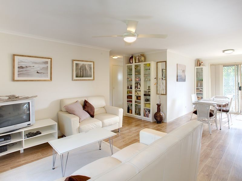 2/94 Kangaroo Ave, Coombabah QLD 4216