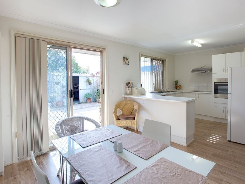 2/94 Kangaroo Ave, Coombabah QLD 4216