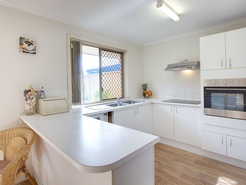 2/94 Kangaroo Ave, Coombabah QLD 4216