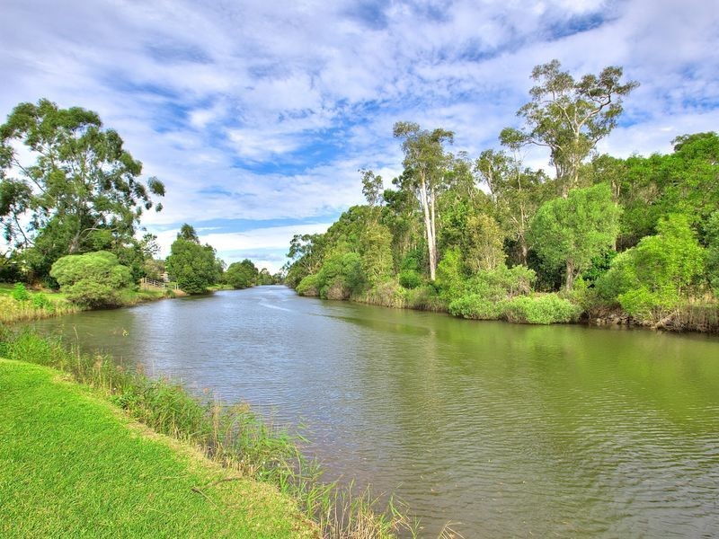 2/94 Kangaroo Ave, Coombabah QLD 4216