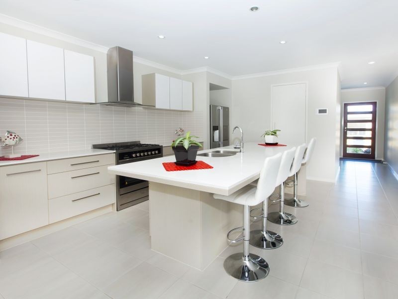 Hope Island QLD 4212