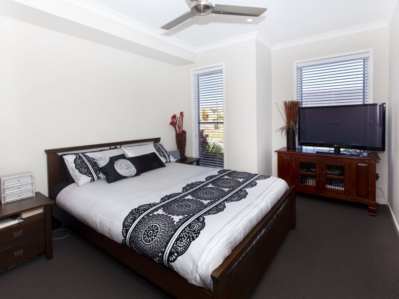 Hope Island QLD 4212