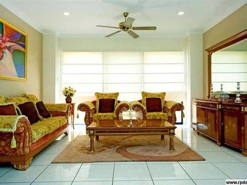 515 Oyster Cove Promenade, Helensvale QLD 4212