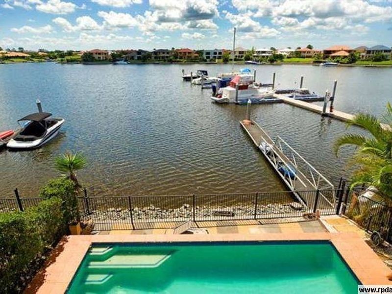 515 Oyster Cove Promenade, Helensvale QLD 4212
