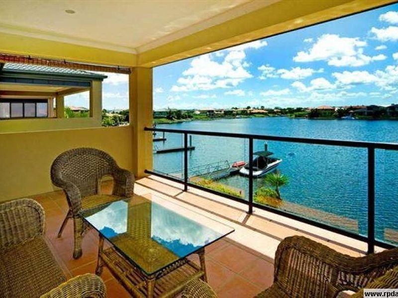 515 Oyster Cove Promenade, Helensvale QLD 4212