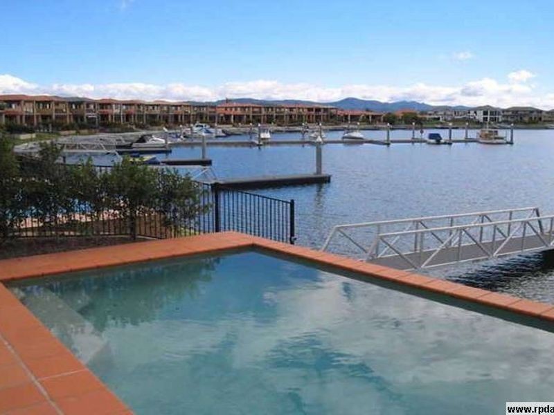 515 Oyster Cove Promenade, Helensvale QLD 4212