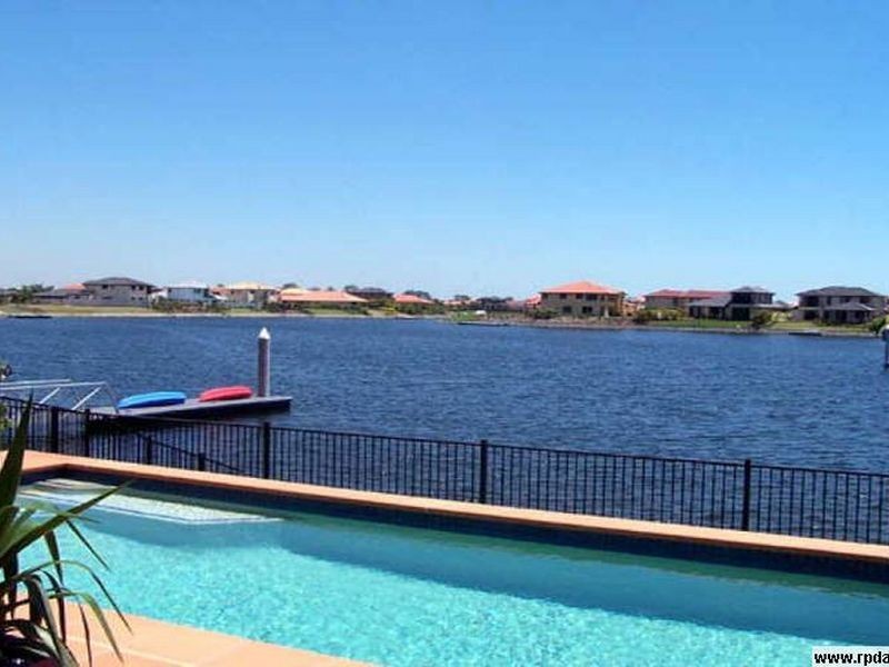 515 Oyster Cove Promenade, Helensvale QLD 4212