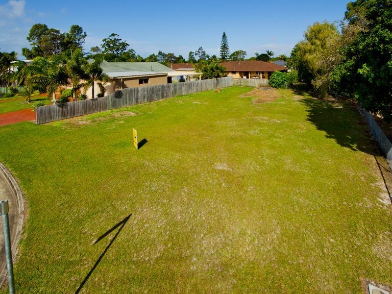 18 Robin Avenue, Paradise Point QLD 4216