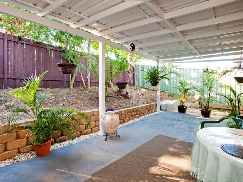 1/2 Morinda Way, Labrador QLD 4215