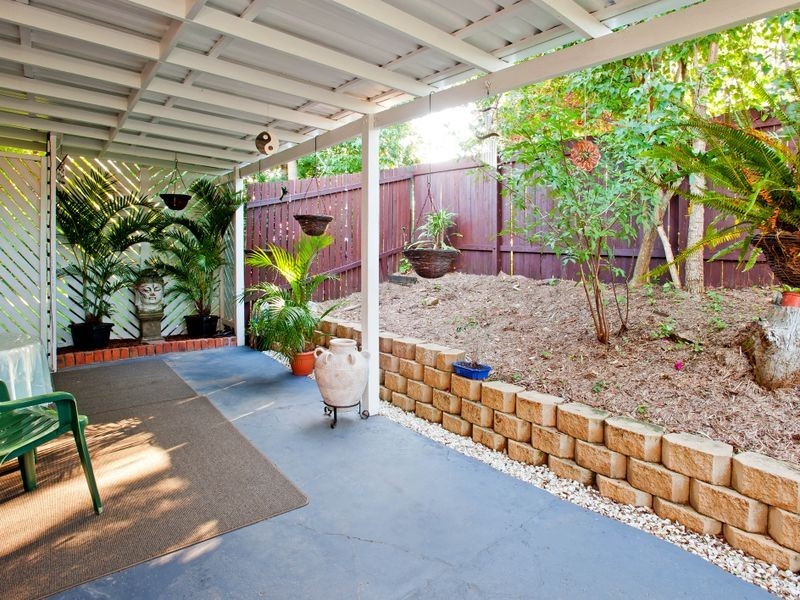 1/2 Morinda Way, Labrador QLD 4215