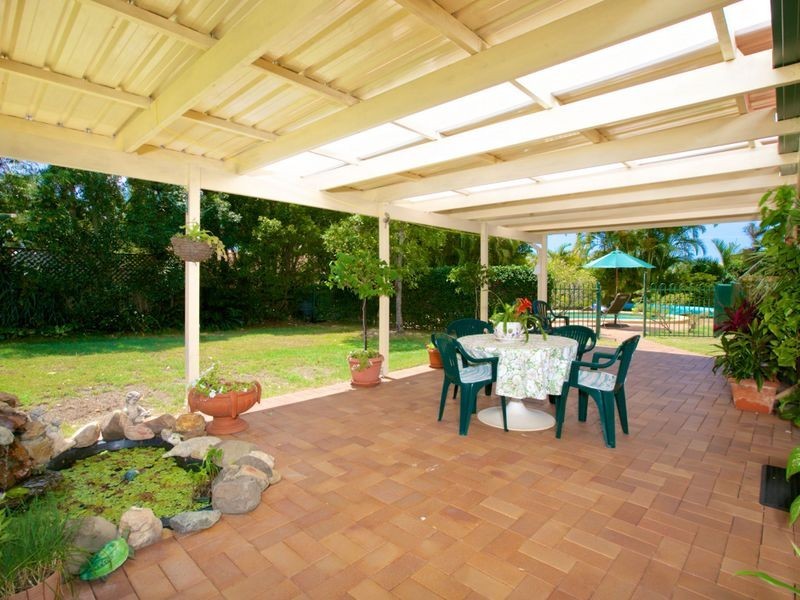 51 Matthew Flinders Drive, Paradise Point QLD 4216