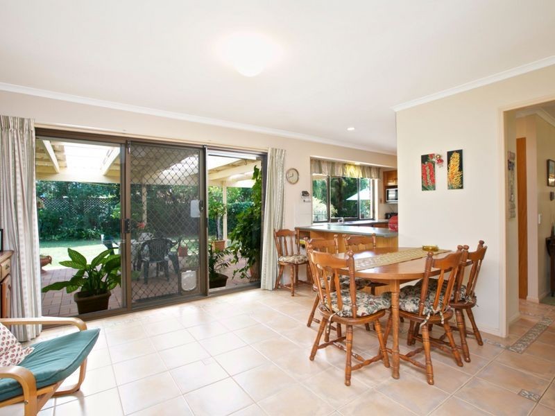 51 Matthew Flinders Drive, Paradise Point QLD 4216