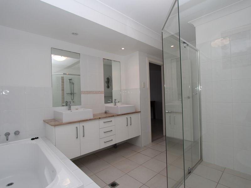 21 O’Grady Drive, Paradise Point QLD 4216