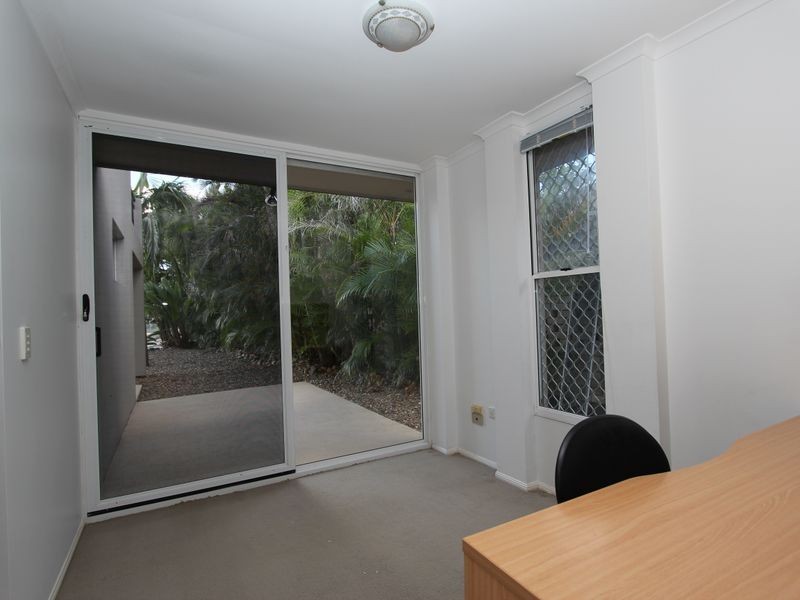 21 O’Grady Drive, Paradise Point QLD 4216