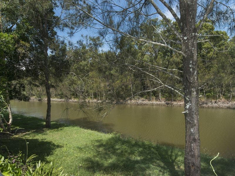 2 The Estuary, Coombabah QLD 4216