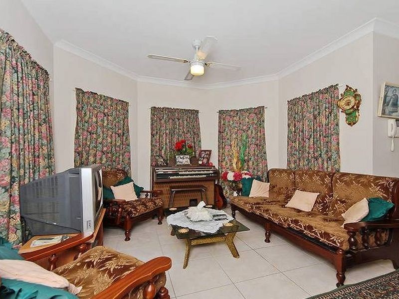 1 Ben Dalley Drive, Helensvale QLD 4212