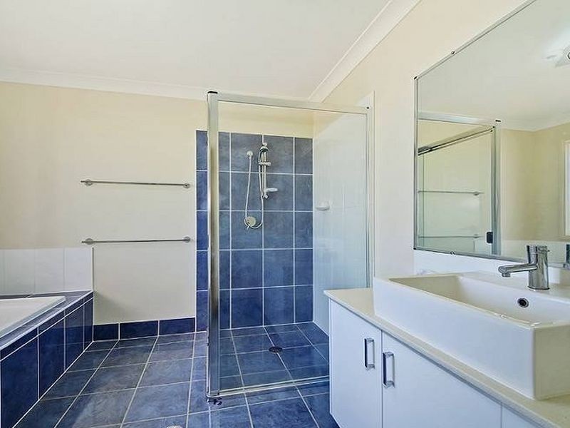 1 Ben Dalley Drive, Helensvale QLD 4212