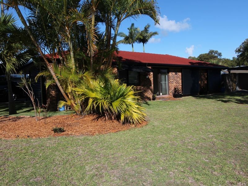 19 Lakefield Crescent, Paradise Point QLD 4216
