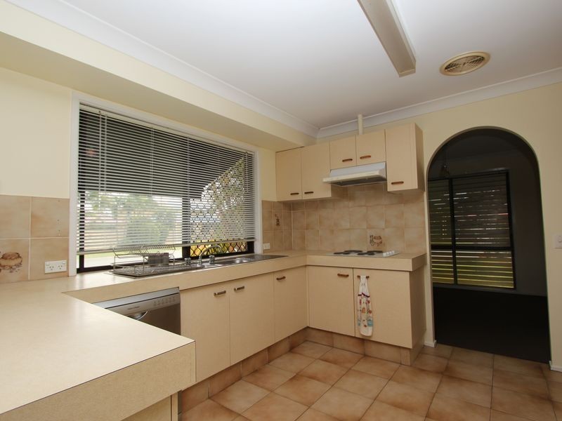 19 Lakefield Crescent, Paradise Point QLD 4216