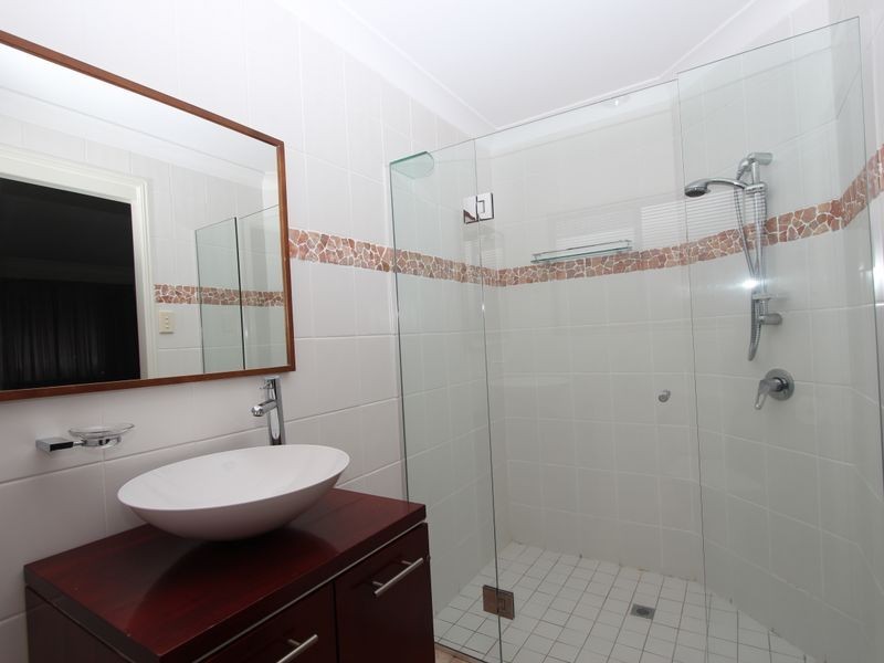 19 Lakefield Crescent, Paradise Point QLD 4216