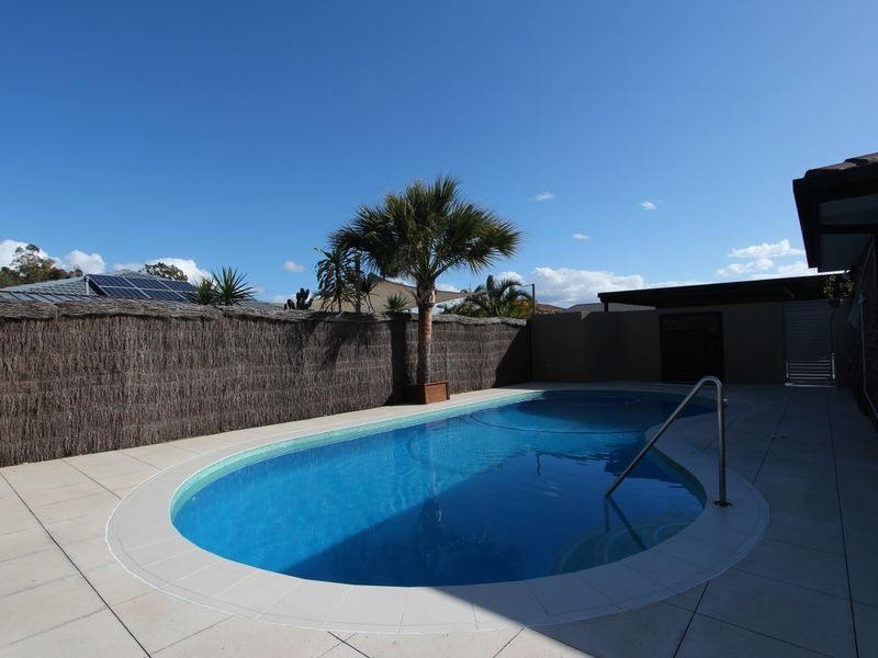 19 Lakefield Crescent, Paradise Point QLD 4216