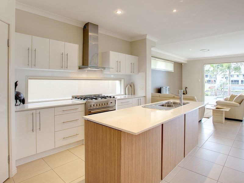 34 Riverlinks Boulevard, Helensvale QLD 4212