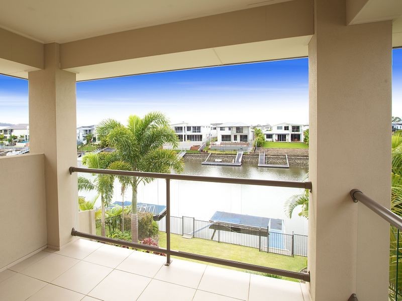 34 Riverlinks Boulevard, Helensvale QLD 4212