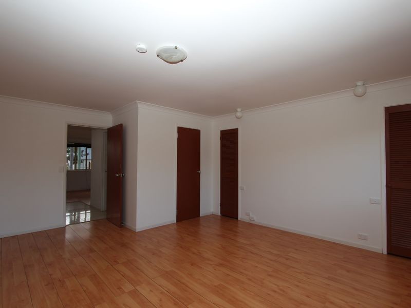 24 Milton Avenue, Paradise Point QLD 4216