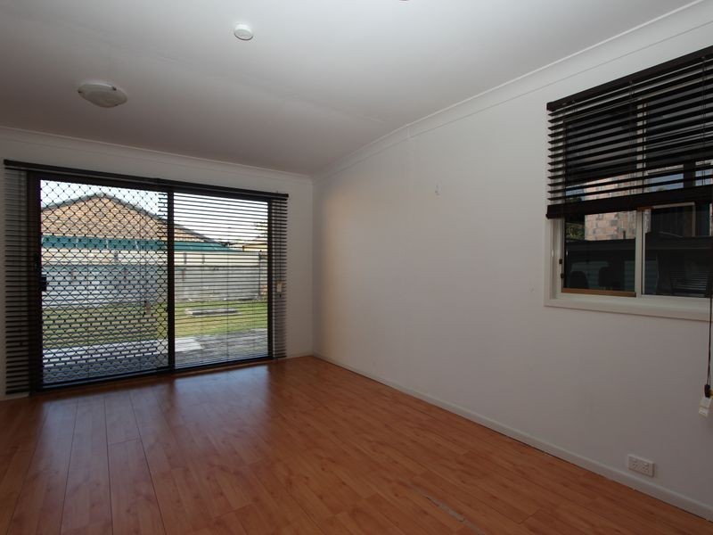 24 Milton Avenue, Paradise Point QLD 4216