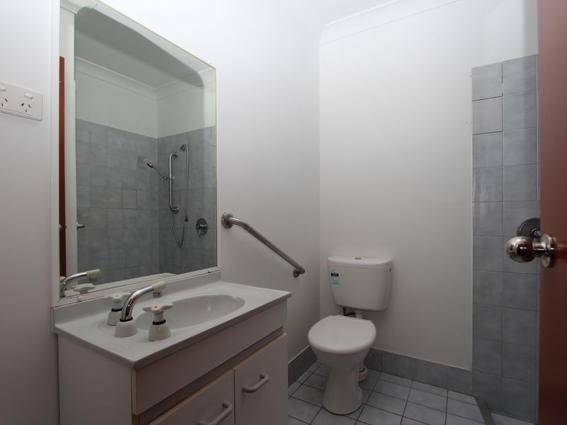 24 Milton Avenue, Paradise Point QLD 4216