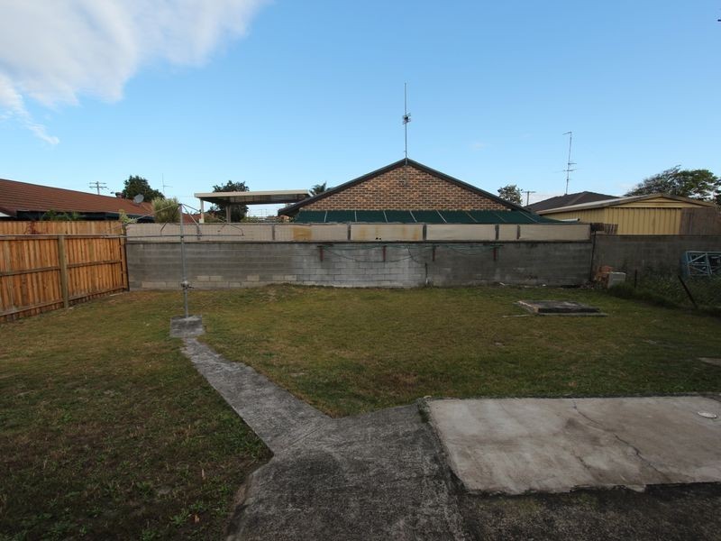 24 Milton Avenue, Paradise Point QLD 4216