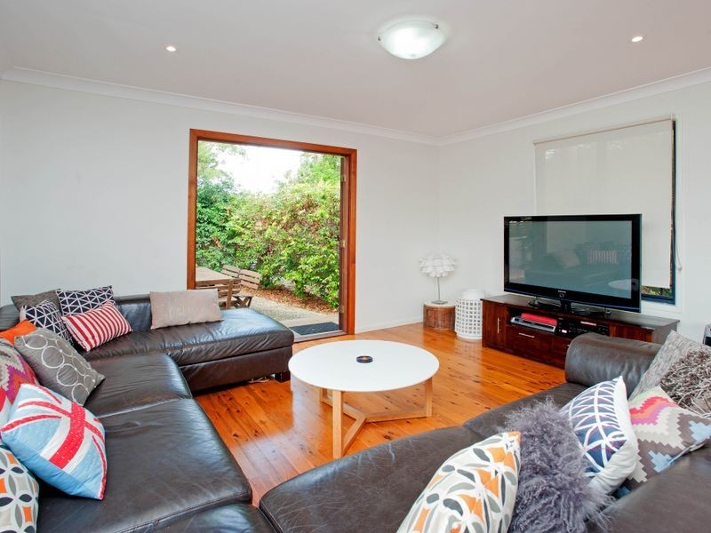 4 Thrush Avenue, Paradise Point QLD 4216