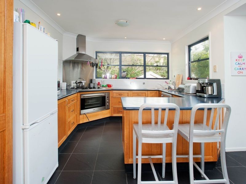 4 Thrush Avenue, Paradise Point QLD 4216