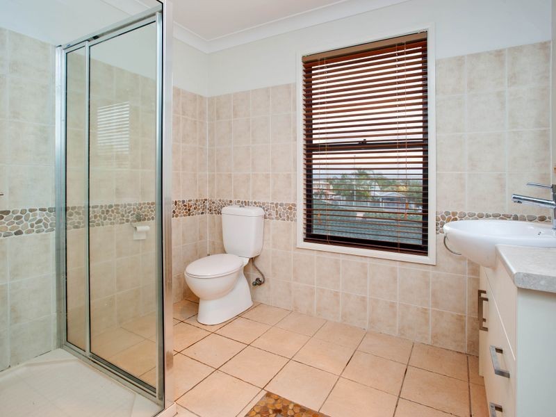 4 Thrush Avenue, Paradise Point QLD 4216