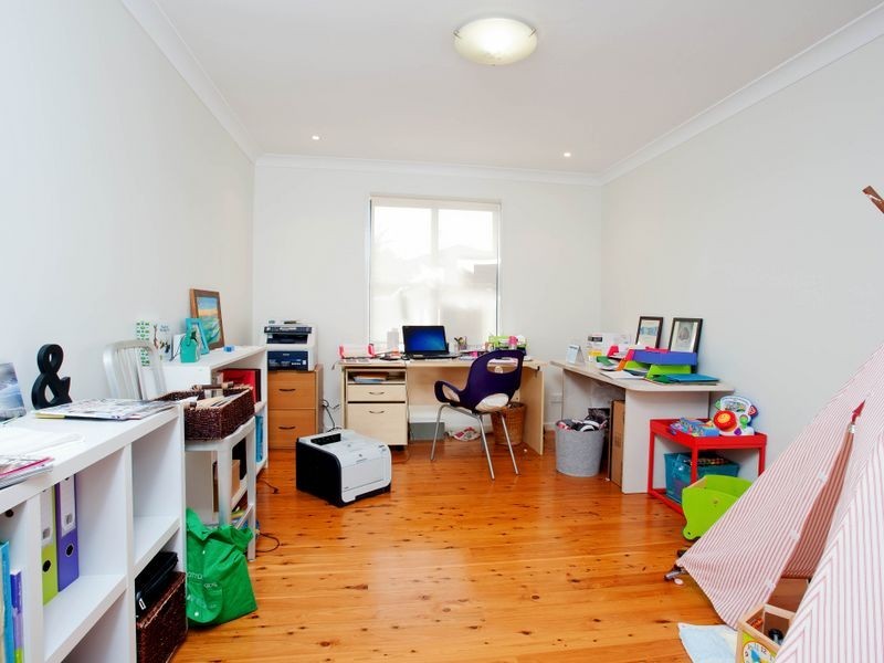 4 Thrush Avenue, Paradise Point QLD 4216