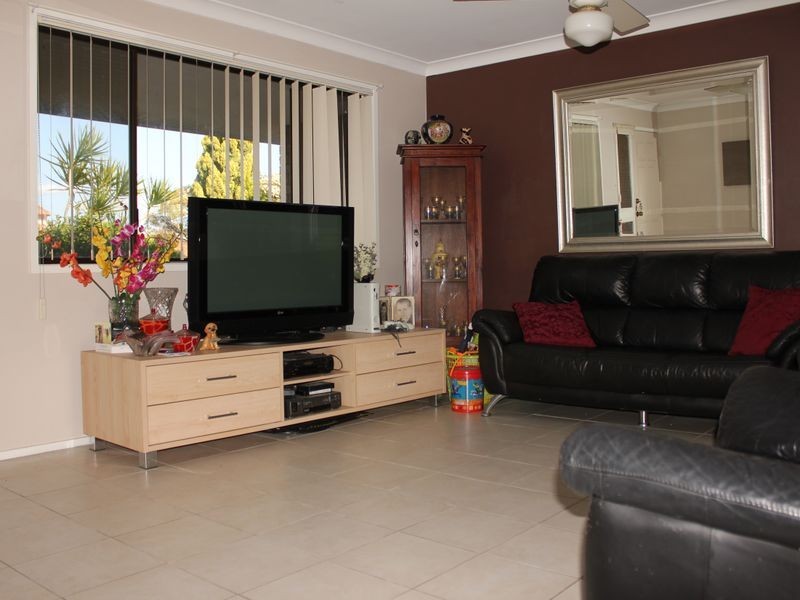 77 Oxley Drive, Paradise Point QLD 4216