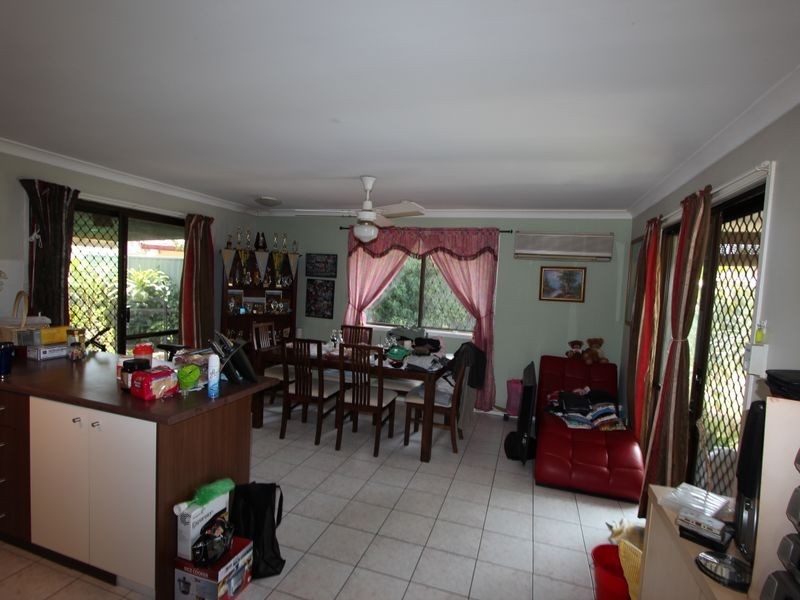 77 Oxley Drive, Paradise Point QLD 4216
