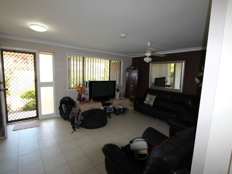 77 Oxley Drive, Paradise Point QLD 4216
