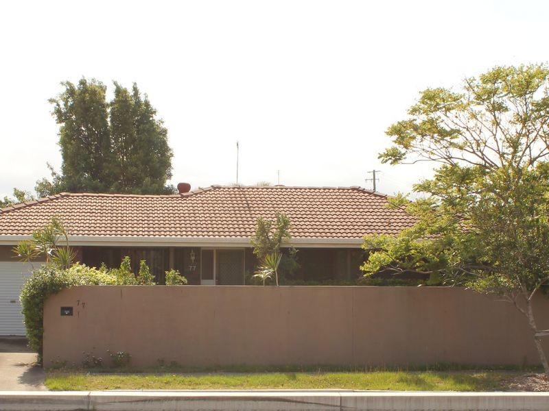 77 Oxley Drive, Paradise Point QLD 4216